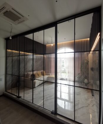 Soundproof glass constructions
